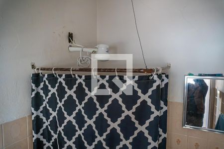 Casa à venda com 120m², 2 quartos e 1 vaga Casa à venda com 120m², 2 quartos e 1 vagaCasa dos Fundos Banheiro