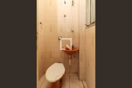 Apartamento à venda com 100m², 2 quartos e sem vaga Apartamento à venda com 100m², 2 quartos e sem vagaBanheiro de serviço