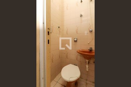 Apartamento à venda com 100m², 2 quartos e sem vaga Apartamento à venda com 100m², 2 quartos e sem vagaBanheiro de serviço