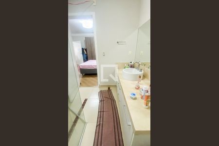 Casa à venda com 120m², 2 quartos e 8 vagasBanheiro da Suíte 