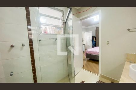 Casa à venda com 120m², 2 quartos e 8 vagasBanheiro da Suíte 