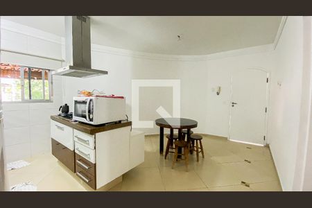 Casa à venda com 120m², 2 quartos e 8 vagasCozinha