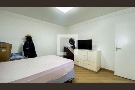 Casa à venda com 120m², 2 quartos e 8 vagasQuarto 