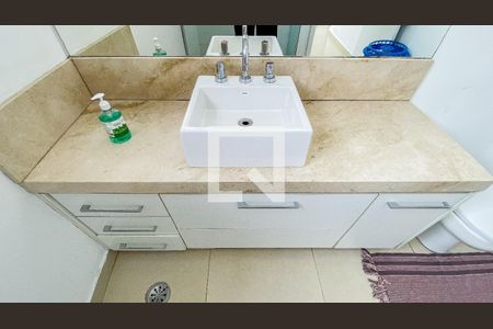 Casa à venda com 120m², 2 quartos e 8 vagasBanheiro