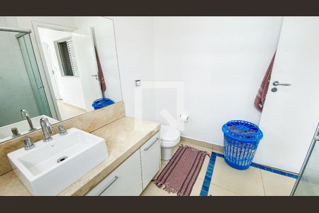 Casa à venda com 120m², 2 quartos e 8 vagasBanheiro