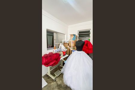 Casa à venda com 120m², 2 quartos e 8 vagasQuarto Oficina