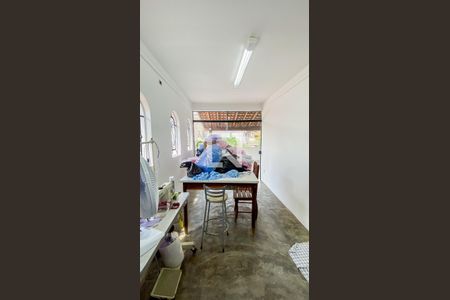 Casa à venda com 120m², 2 quartos e 8 vagasQuarto Oficina