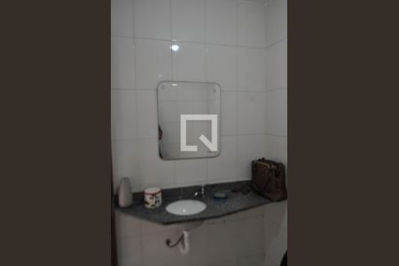 Casa à venda com 184m², 4 quartos e 6 vagasBanheiro de Serviço