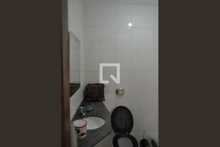 Casa à venda com 184m², 4 quartos e 6 vagasBanheiro de Serviço