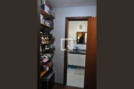 Casa à venda com 184m², 4 quartos e 6 vagasCloset do quarto 1