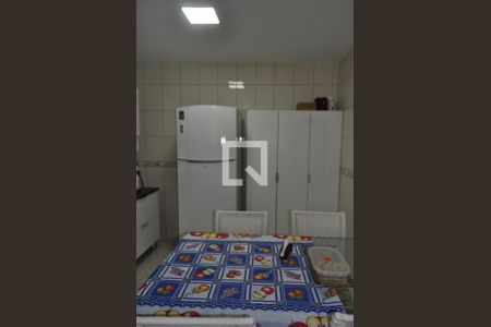 Casa à venda com 184m², 4 quartos e 6 vagasCozinha - Armários