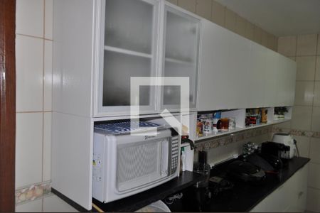 Casa à venda com 184m², 4 quartos e 6 vagasCozinha - Armários