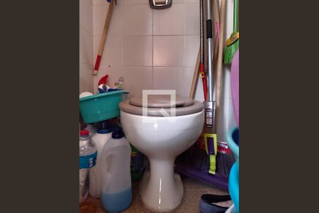 Apartamento à venda com 172m², 3 quartos e 2 vagas Apartamento à venda com 172m², 3 quartos e 2 vagasBanheiro de Serviço