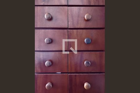 Apartamento à venda com 172m², 3 quartos e 2 vagas Apartamento à venda com 172m², 3 quartos e 2 vagasDetalhe Closet da suíte 2