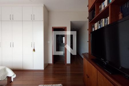 Apartamento à venda com 172m², 3 quartos e 2 vagas Apartamento à venda com 172m², 3 quartos e 2 vagasQuarto Suíte 2