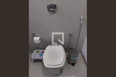 Apartamento à venda com 172m², 3 quartos e 2 vagas Apartamento à venda com 172m², 3 quartos e 2 vagasBanheiro da Suíte 2