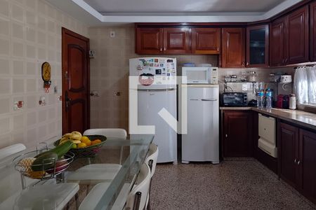 Apartamento à venda com 172m², 3 quartos e 2 vagas Apartamento à venda com 172m², 3 quartos e 2 vagasCozinha