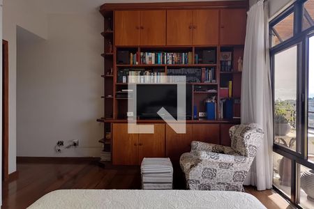 Apartamento à venda com 172m², 3 quartos e 2 vagas Apartamento à venda com 172m², 3 quartos e 2 vagasQuarto Suíte 2