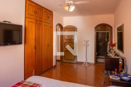 Casa à venda com 336m², 4 quartos e 7 vagas Casa à venda com 336m², 4 quartos e 7 vagasCasa 2 - Suíte