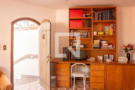 Casa à venda com 336m², 4 quartos e 7 vagas Casa à venda com 336m², 4 quartos e 7 vagasCasa 2 - Sala