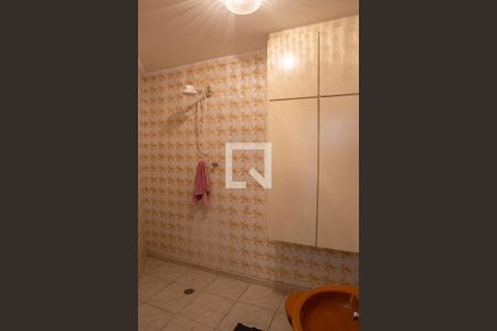 Casa à venda com 336m², 4 quartos e 7 vagas Casa à venda com 336m², 4 quartos e 7 vagasBanheiro de Serviço