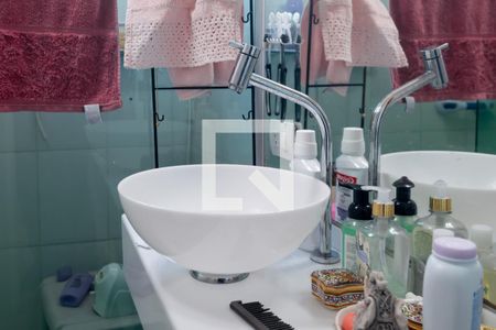 Apartamento à venda com 74m², 2 quartos e 1 vaga Apartamento à venda com 74m², 2 quartos e 1 vagaBanheiro Social