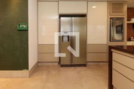 Casa à venda com 476m², 5 quartos e 4 vagas Casa à venda com 476m², 5 quartos e 4 vagasCozinha