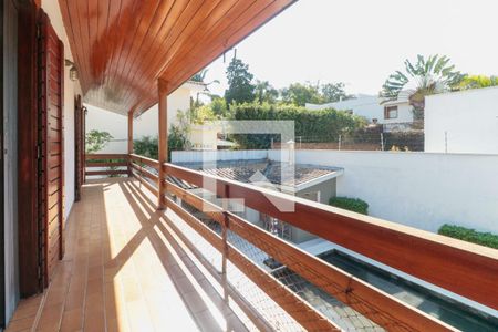 Casa à venda com 476m², 5 quartos e 4 vagas Casa à venda com 476m², 5 quartos e 4 vagasQuarto 1