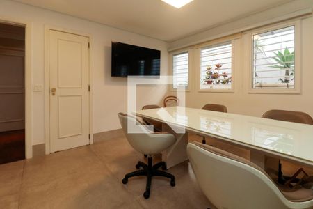 Casa à venda com 476m², 5 quartos e 4 vagas Casa à venda com 476m², 5 quartos e 4 vagasCozinha