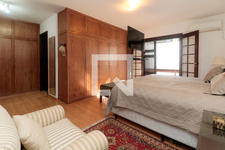 Casa à venda com 476m², 5 quartos e 4 vagas Casa à venda com 476m², 5 quartos e 4 vagasSuíte