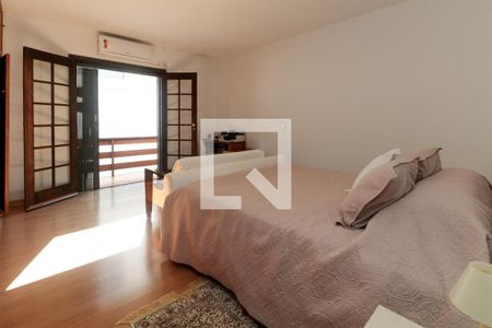 Casa à venda com 476m², 5 quartos e 4 vagas Casa à venda com 476m², 5 quartos e 4 vagasQuarto 3