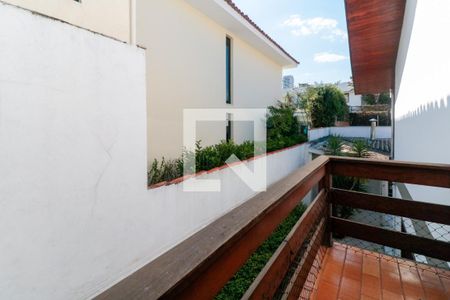 Casa à venda com 476m², 5 quartos e 4 vagas Casa à venda com 476m², 5 quartos e 4 vagasQuarto 3