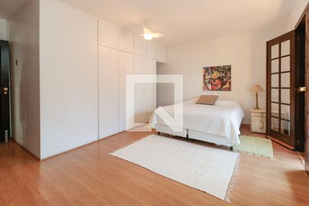 Casa à venda com 476m², 5 quartos e 4 vagas Casa à venda com 476m², 5 quartos e 4 vagasQuarto 2