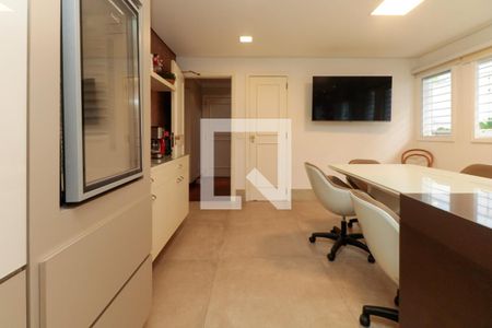 Casa à venda com 476m², 5 quartos e 4 vagas Casa à venda com 476m², 5 quartos e 4 vagasCozinha