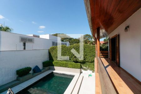 Casa à venda com 476m², 5 quartos e 4 vagas Casa à venda com 476m², 5 quartos e 4 vagasQuarto 2