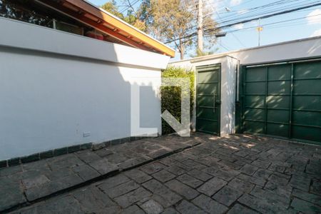 Casa à venda com 476m², 5 quartos e 4 vagas Casa à venda com 476m², 5 quartos e 4 vagasGaragem