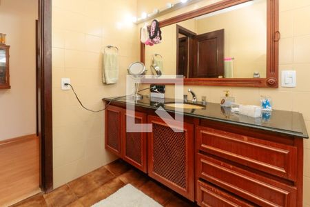 Casa à venda com 476m², 5 quartos e 4 vagas Casa à venda com 476m², 5 quartos e 4 vagasBanheiro 3