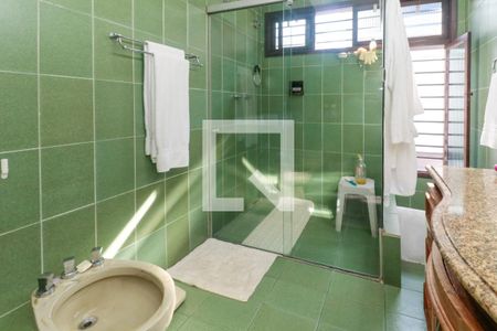 Casa à venda com 476m², 5 quartos e 4 vagas Casa à venda com 476m², 5 quartos e 4 vagasSuíte