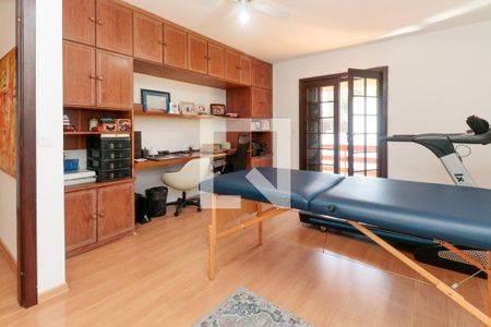 Casa à venda com 476m², 5 quartos e 4 vagas Casa à venda com 476m², 5 quartos e 4 vagasQuarto 1