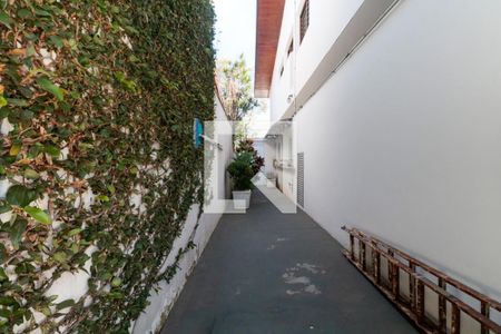 Casa à venda com 476m², 5 quartos e 4 vagas Casa à venda com 476m², 5 quartos e 4 vagasÁrea de serviço