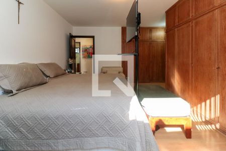 Casa à venda com 476m², 5 quartos e 4 vagas Casa à venda com 476m², 5 quartos e 4 vagasSuíte