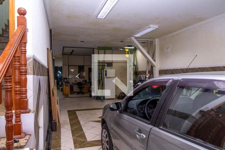 Casa à venda com 331m², 3 quartos e 8 vagas Casa à venda com 331m², 3 quartos e 8 vagasGaragem
