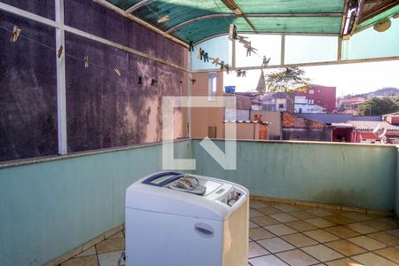 Casa à venda com 331m², 3 quartos e 8 vagas Casa à venda com 331m², 3 quartos e 8 vagasVaranda