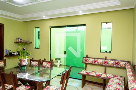 Casa à venda com 331m², 3 quartos e 8 vagas Casa à venda com 331m², 3 quartos e 8 vagasSala de Jantar