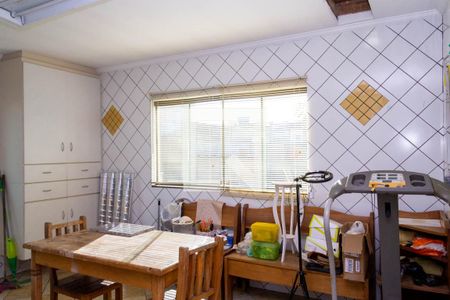 Casa à venda com 331m², 3 quartos e 8 vagas Casa à venda com 331m², 3 quartos e 8 vagasÁrea de Serviço