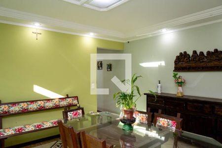 Casa à venda com 331m², 3 quartos e 8 vagas Casa à venda com 331m², 3 quartos e 8 vagasSala de Jantar