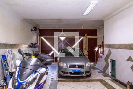 Casa à venda com 331m², 3 quartos e 8 vagas Casa à venda com 331m², 3 quartos e 8 vagasGaragem