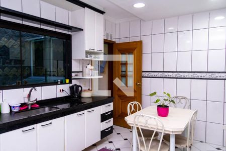 Casa à venda com 331m², 3 quartos e 8 vagas Casa à venda com 331m², 3 quartos e 8 vagasCozinha