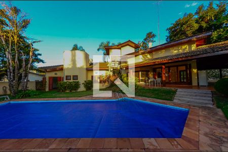 Casa à venda com 420m², 5 quartos e 7 vagas Casa à venda com 420m², 5 quartos e 7 vagasPiscina