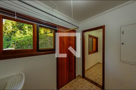 Casa à venda com 420m², 5 quartos e 7 vagas Casa à venda com 420m², 5 quartos e 7 vagasÁrea de Serviço
